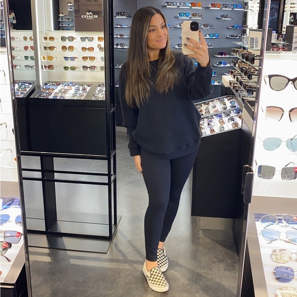 Meet your Posher, Jenna - Picture 3 of 3